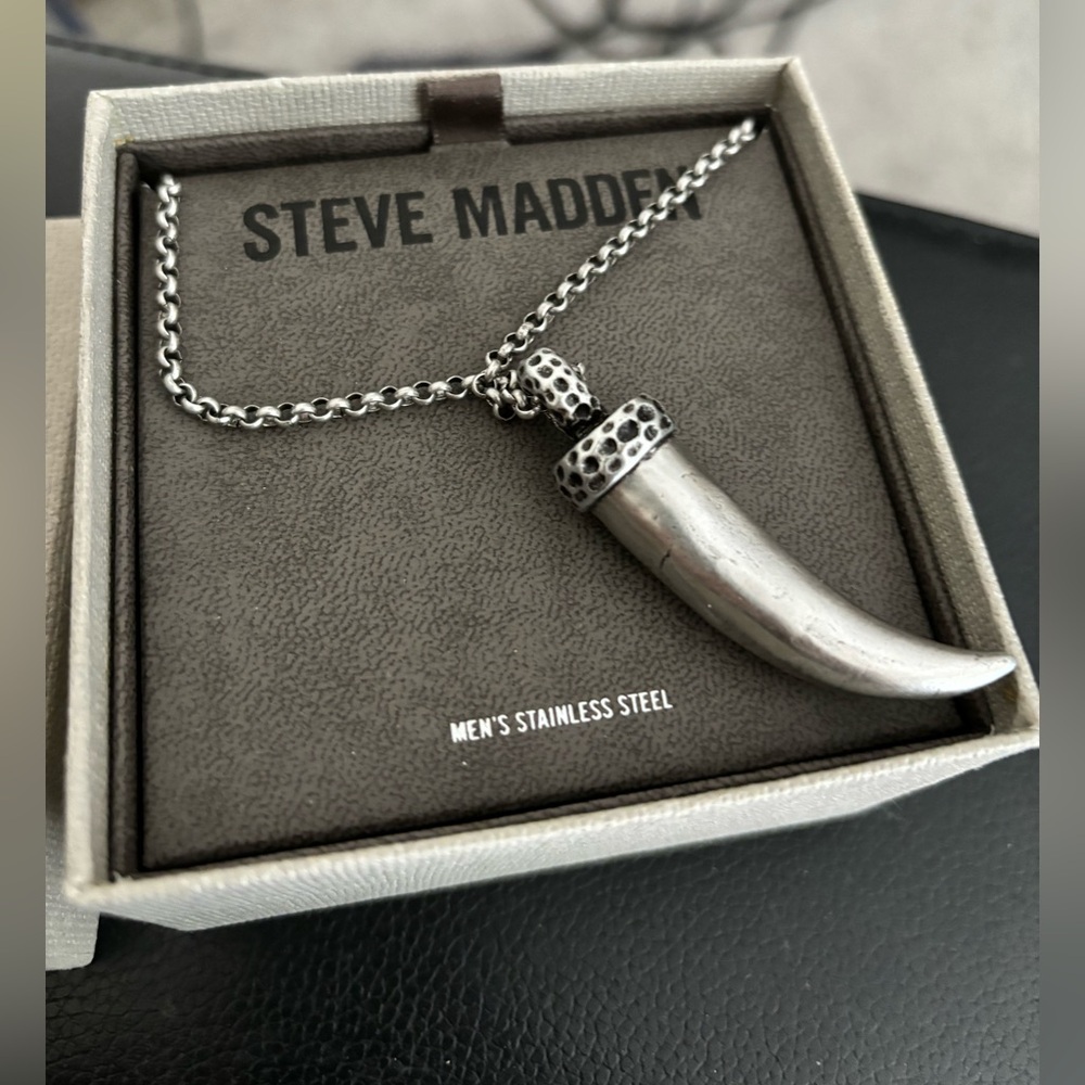 Steve Madden stainless steel “horn” necklace and pendant